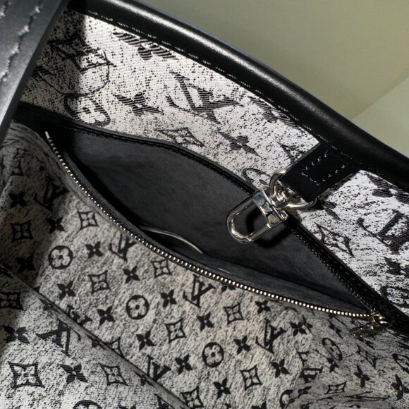 Louis Vuitton Monogram Jacquard Denim Neverfull MM w/ Pouch - Picture 4 of 14